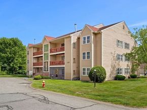 67 Randolph Dr 67, Tewksbury MA 01876