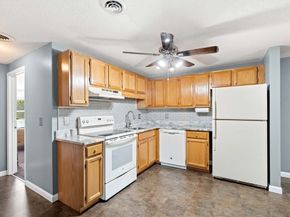 67 Randolph Dr 67, Tewksbury MA 01876