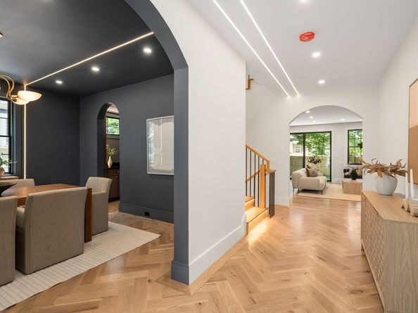 51 Davis Ave, Newton MA 02465