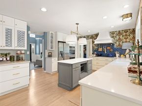 2 Shipley Cir, Westford MA 01886