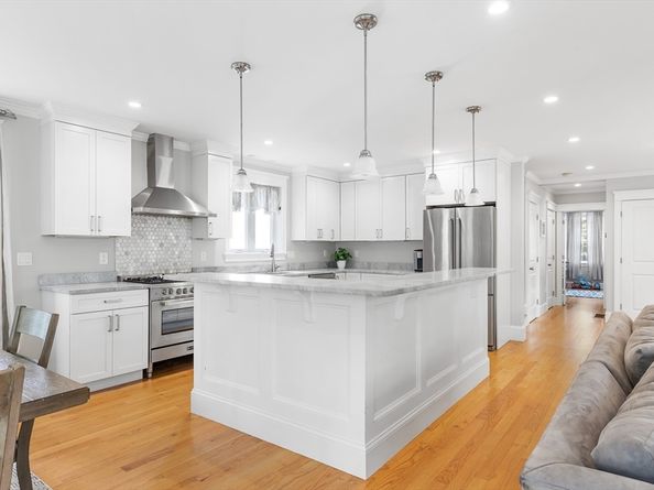 37 Sassamon Ave, Milton MA 02186