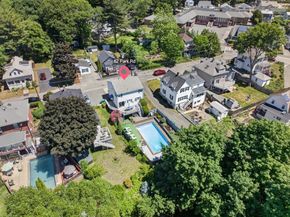 82 Park Rd, Lynn MA 01904