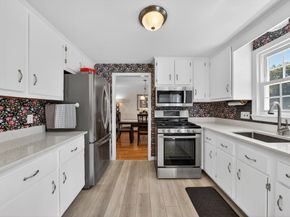 82 Park Rd, Lynn MA 01904