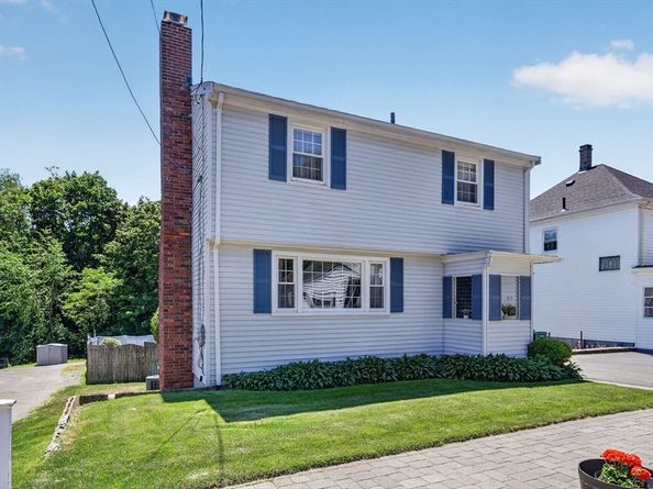 82 Park Rd, Lynn MA 01904