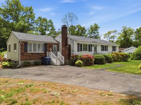 15 Shawsheen St, Tewksbury MA 01876