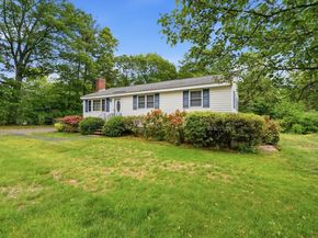 15 Shawsheen St, Tewksbury MA 01876