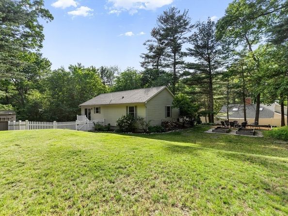 4 Circle St, Middleton MA 01949