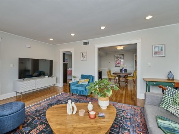 46 Forest Hills St 3, Boston MA 02130