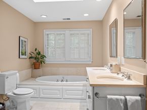 94 Herrick Rd 94, Newton MA 02459