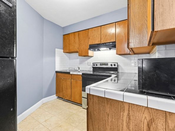 100 Lanark Rd 4, Boston MA 02135