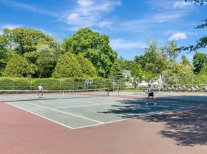 8 Rainbow Pond Dr 5, Walpole MA 02081