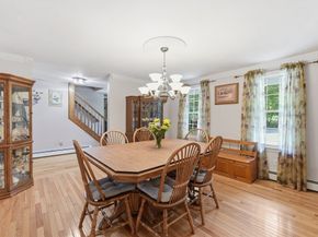 7 Hartwell Rd, Oxford MA 01537
