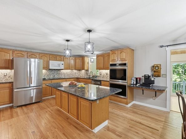 7 Hartwell Rd, Oxford MA 01537