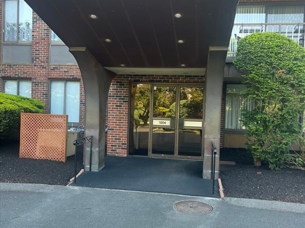 1004 Paradise Road PHB, Swampscott MA 01907
