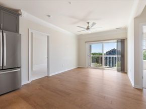 11 Peters Farm Way 310, Westborough MA 01581