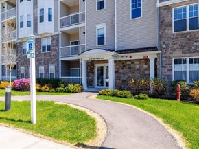 11 Peters Farm Way 310, Westborough MA 01581