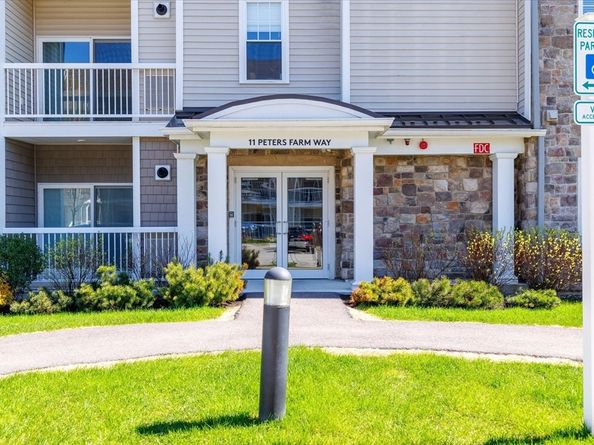 11 Peters Farm Way 310, Westborough MA 01581