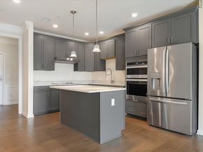 11 Peters Farm Way 310, Westborough MA 01581