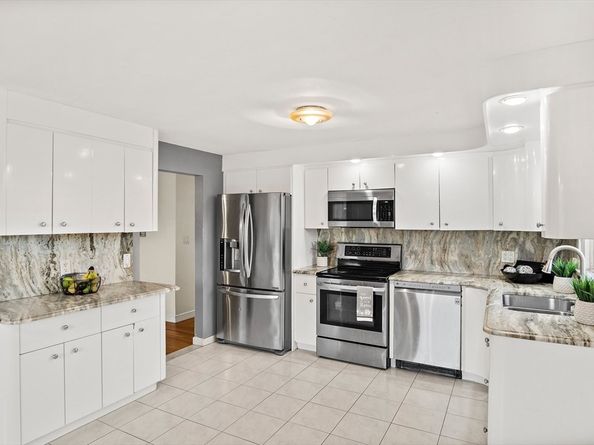 52 Augustus St, Revere MA 02151