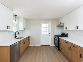 42 Pratt St, Brockton MA 02302