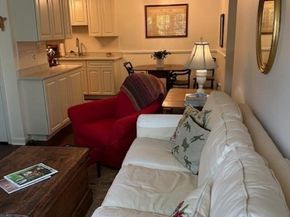 16 Walden Dr 20, Natick MA 01760