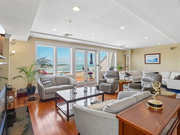 1 Longbeach Ave 201, Hull MA 02045
