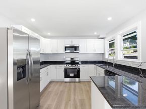 92 Garfield Ave, Woburn MA 01801