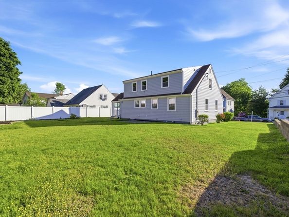 92 Garfield Ave, Woburn MA 01801