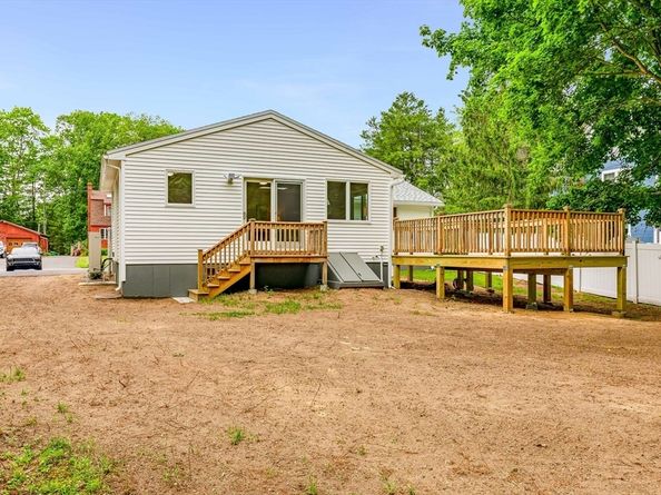167 Center St, Groveland MA 01834