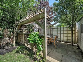 15 Noble St 15, Newton MA 02465