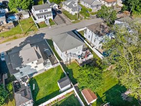 35 Manomet Rd, Weymouth MA 02191