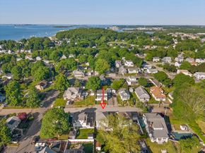 35 Manomet Rd, Weymouth MA 02191