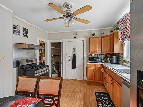 152-154 Glen St, Somerville MA 02145