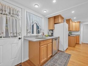 5 1/2 W Sutton Rd, Sutton MA 01590