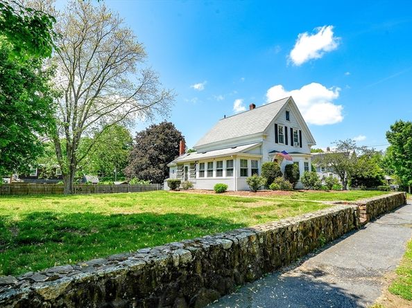 170 Hopedale St, Hopedale MA 01747