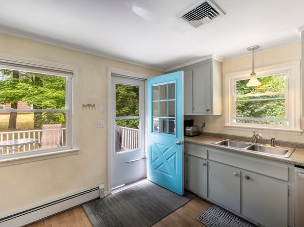 1994 Main St, Holden MA 01522
