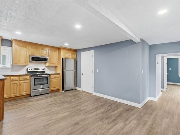 3 Chestnut Street, Dudley MA 01571