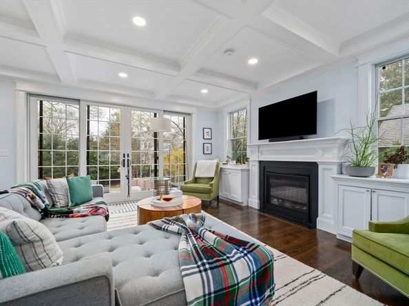 11 Woodhaven Rd, Newton MA 02468