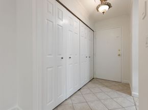 17 Weld St 11, Framingham MA 01702