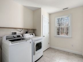 63 Uxbridge Rd, Sutton MA 01590