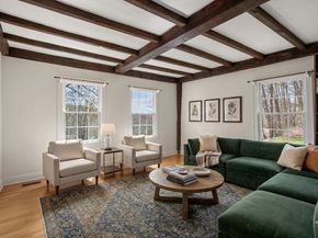 63 Uxbridge Rd, Sutton MA 01590