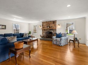 63 Uxbridge Rd, Sutton MA 01590