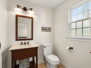 63 Uxbridge Rd, Sutton MA 01590