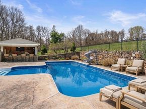 63 Uxbridge Rd, Sutton MA 01590