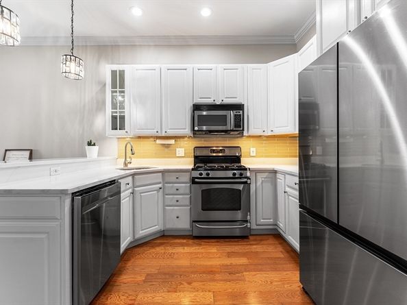 655 E 2nd 102, Boston MA 02127