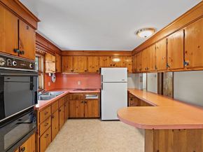 38 Collins Rd, Northborough MA 01532