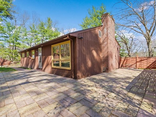 38 Collins Rd, Northborough MA 01532