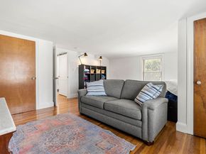 11 Woodbridge Rd, North Andover MA 01845