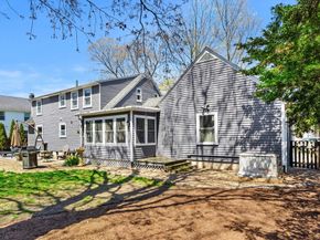 11 Woodbridge Rd, North Andover MA 01845