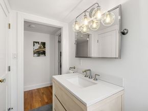 11 Woodbridge Rd, North Andover MA 01845